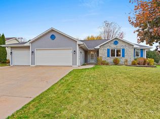 2771 Durham Rd, Green Bay, WI 54311