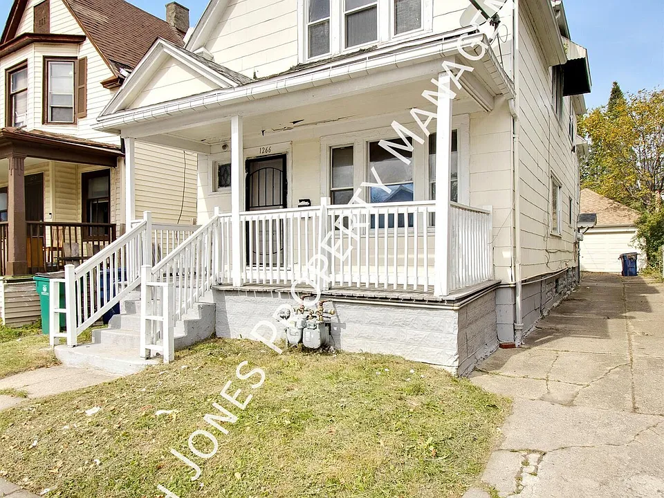 1266 E Ferry St #2APT