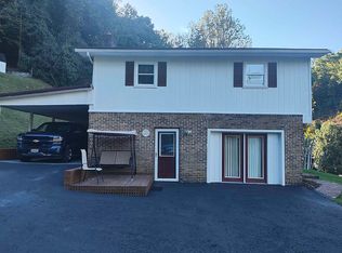 1213 Peeled Poplar Rd, Grundy, VA 24614