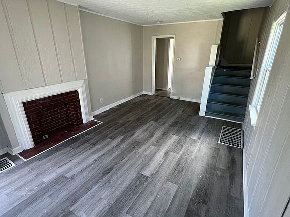 2nd image of 1013-1015 E 19th Ave #11447275