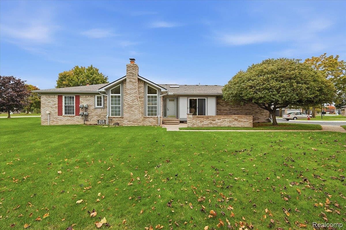 48461 Newcastle Ct, Shelby Township, MI 48315