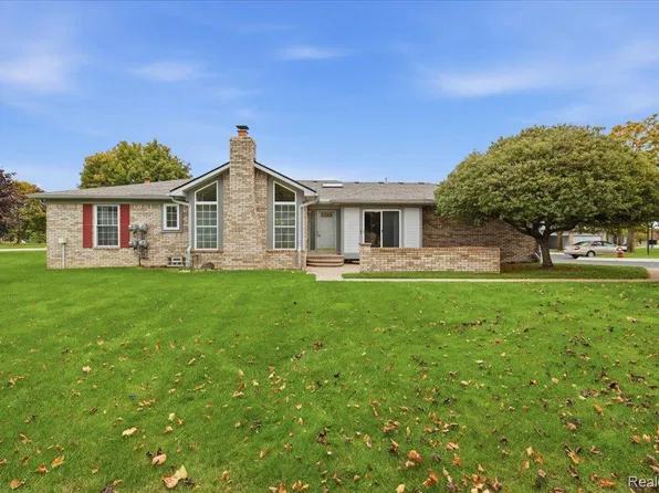 48461 Newcastle Ct, Shelby Township, MI 48315