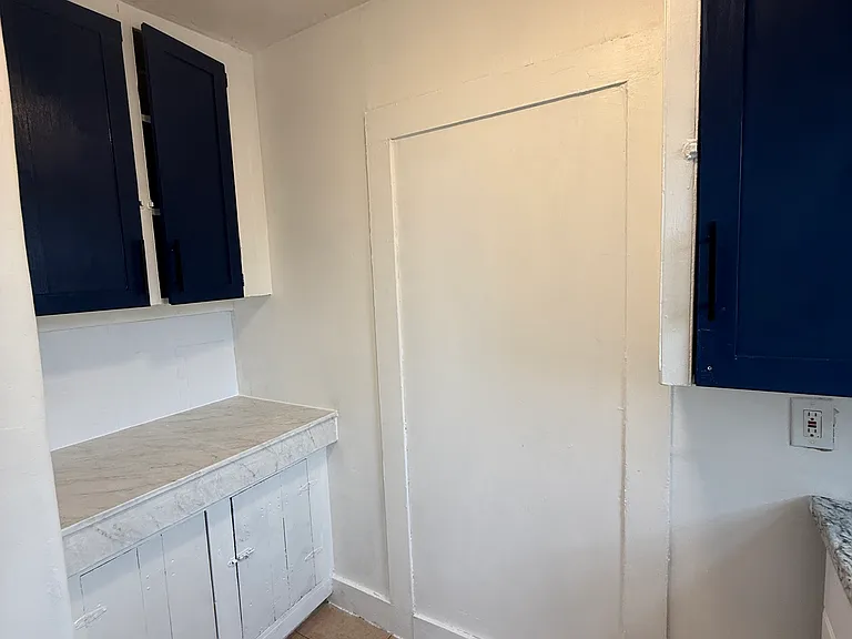 562 Main St #2 — Photo 2