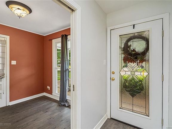 2nd image of 805 Camilla Dr