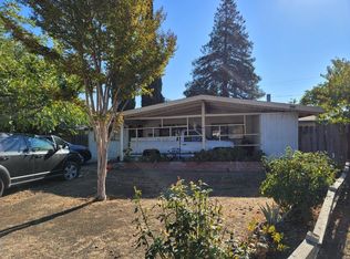 350 Walnut Ln, Gilroy, CA
