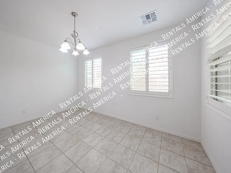 13487 N 174th Ave — Photo 9