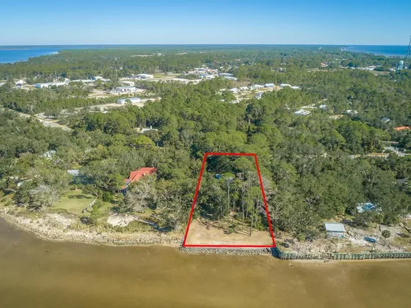63 S Bayshore Dr, Eastpoint, FL 32328