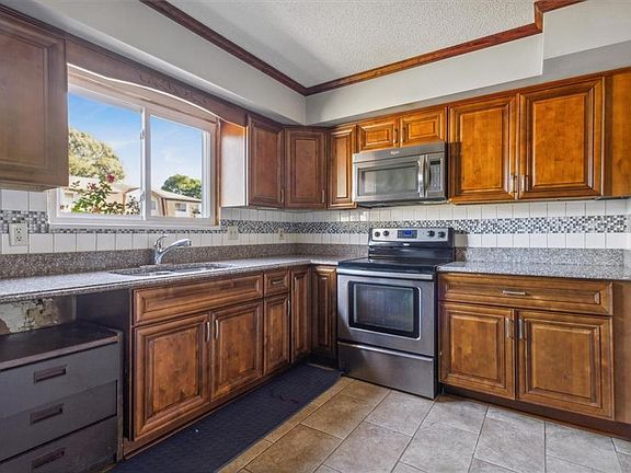 5th image of 1193 Clydesdale Lane