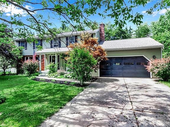 2nd image of 135 Brooklea Dr