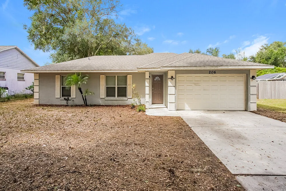 3 bed, 2.0 bath, 1135 sqft, $1,810 — Photo 1