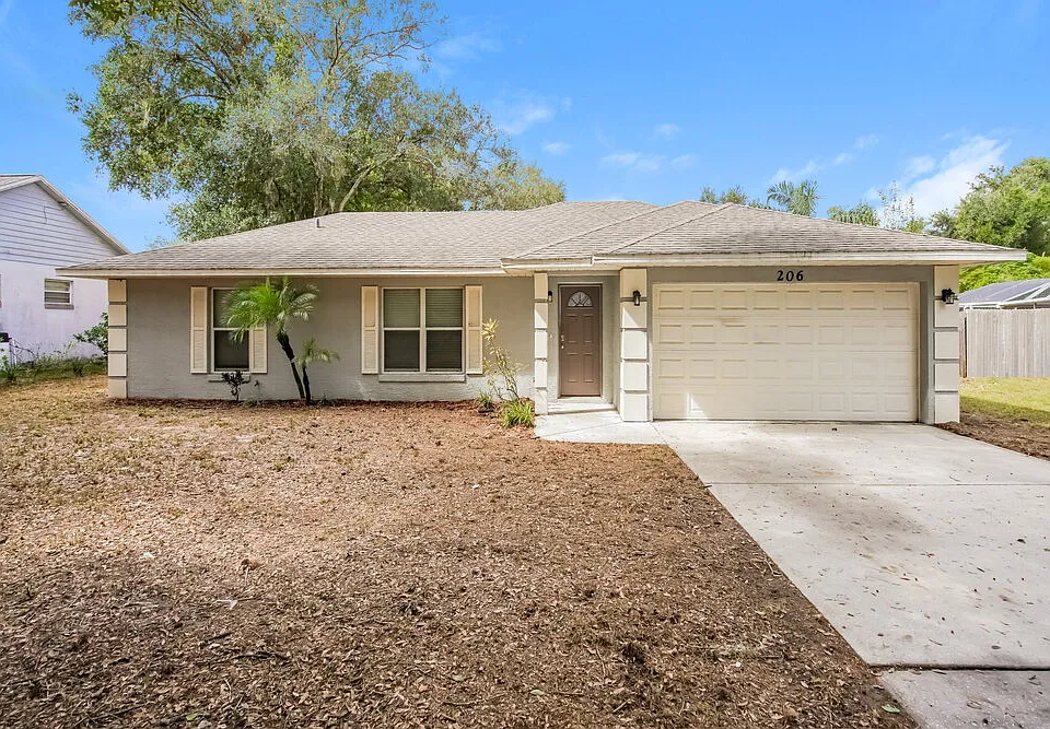 206 Howard Ct