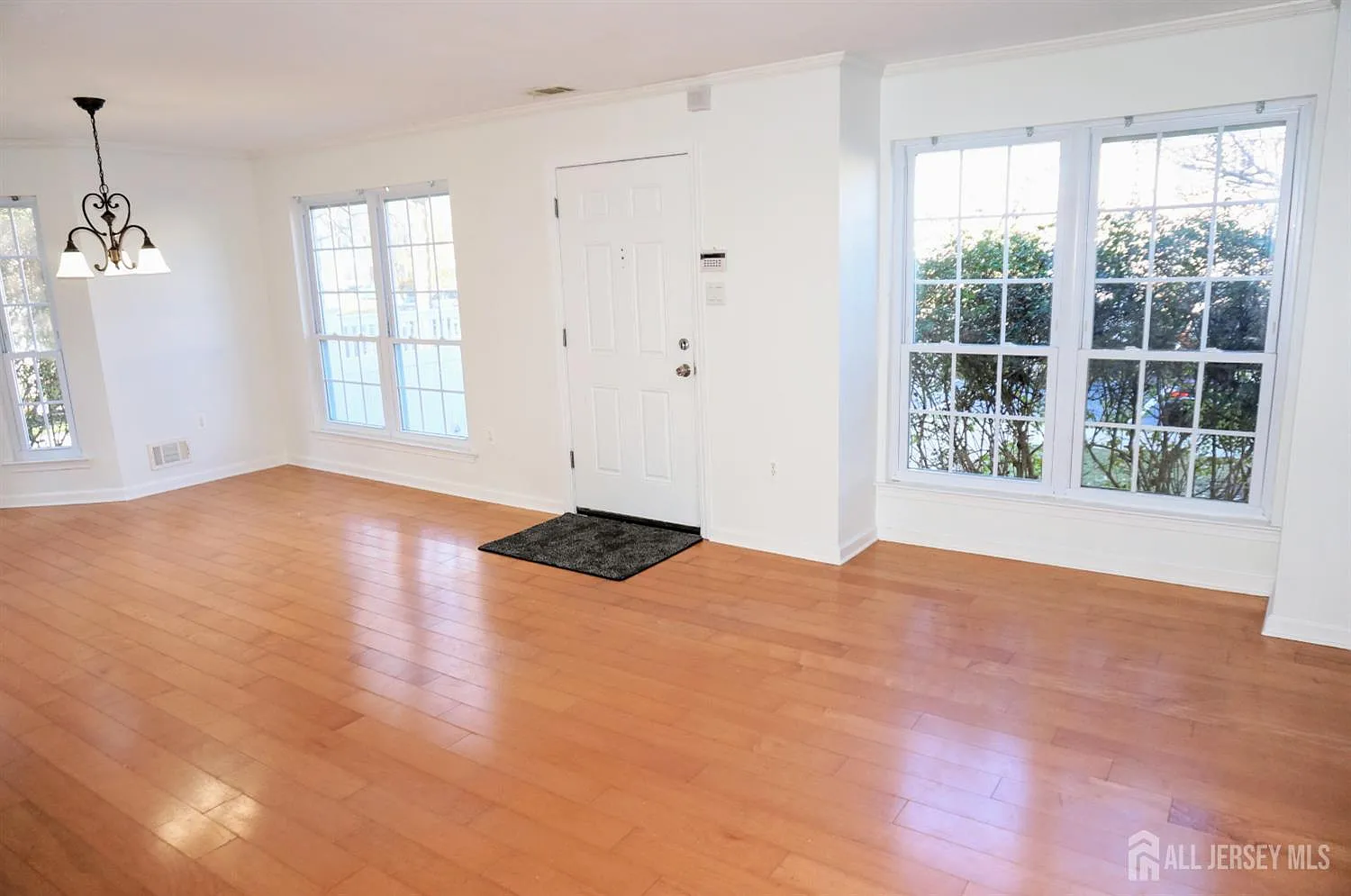 2 bed, 2.5 bath, 1186 sqft, $2,700 — Photo 3