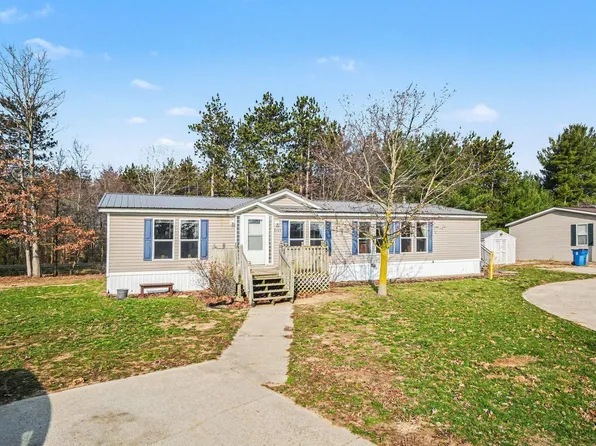 9137 Pine Lake Ct, West Olive, MI 49460