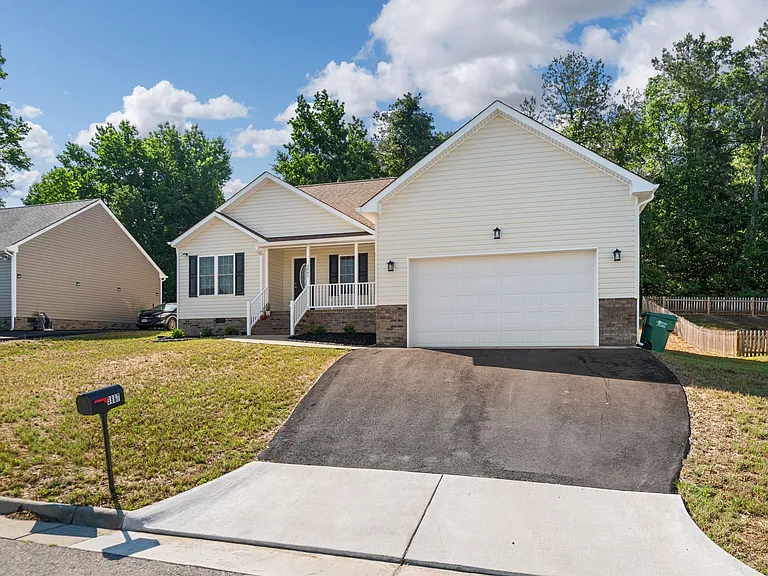3867 Perthshire Ln — Photo 4