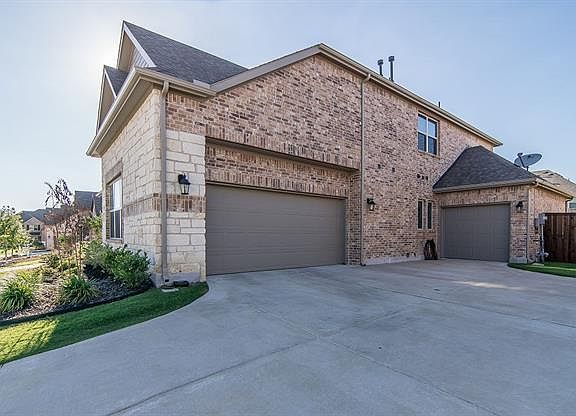 2nd image of 621 Debbie Ct