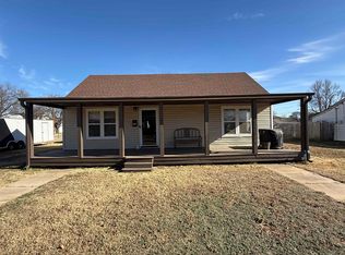 924 N Prouty Ave, Watonga, OK 73772