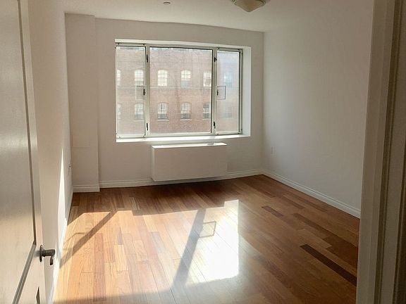 2nd image of 30-85 Vernon Blvd #6C