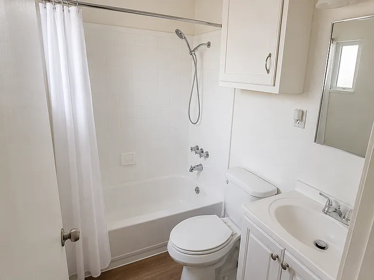 14905 Lemoli Ave. — Photo 9
