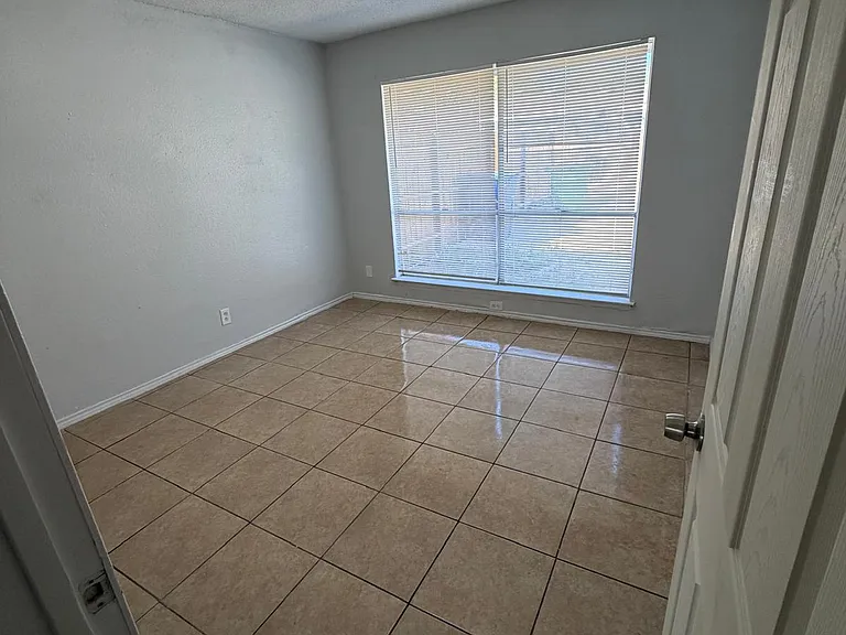 5935 Fairgreen St — Photo 1