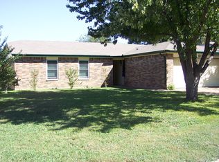 611 Plainview Dr, Mansfield, TX 76063