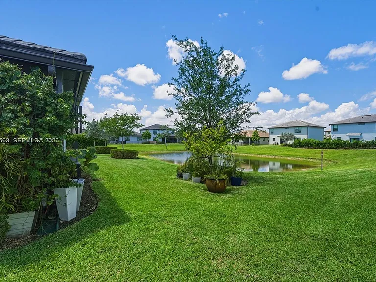 3141 Poinciana St — Photo 31