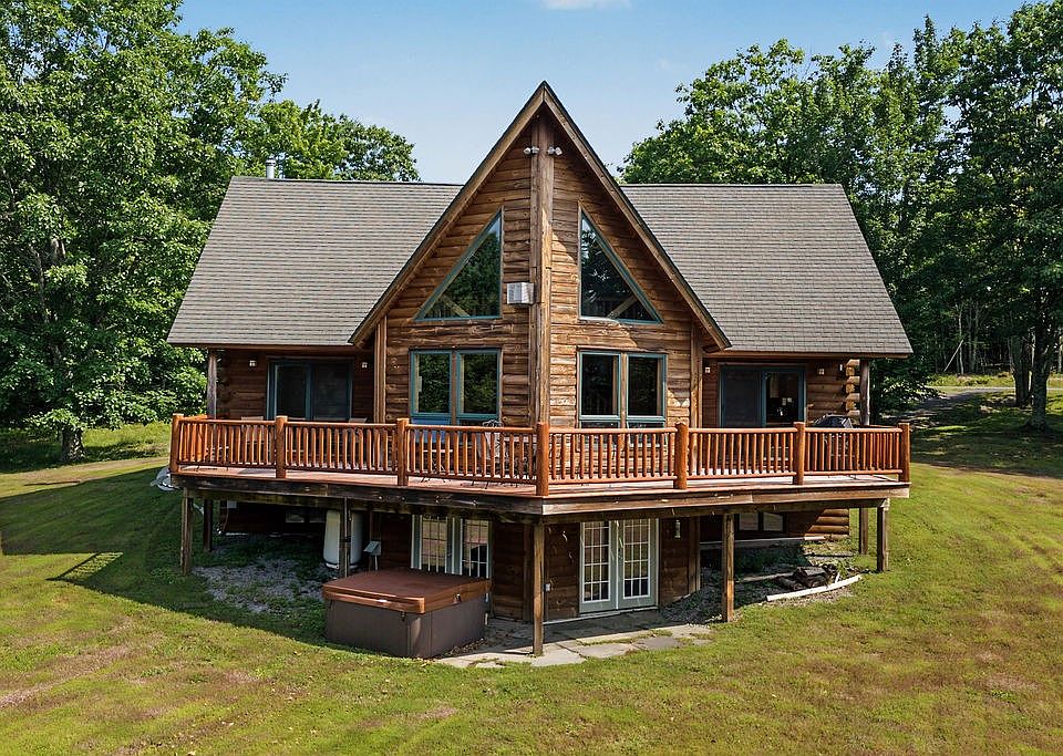 1st image of 367 Wood Rd