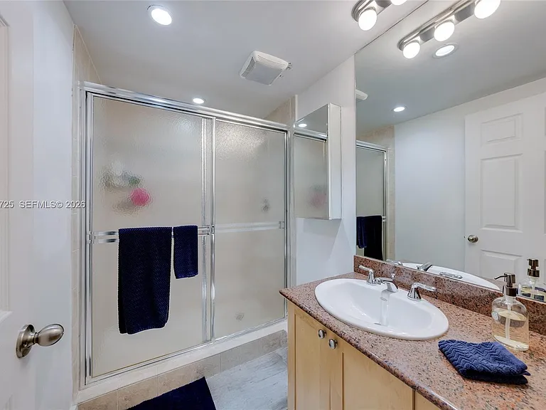 10350 W Bay Harbor Dr #4R — Photo 12