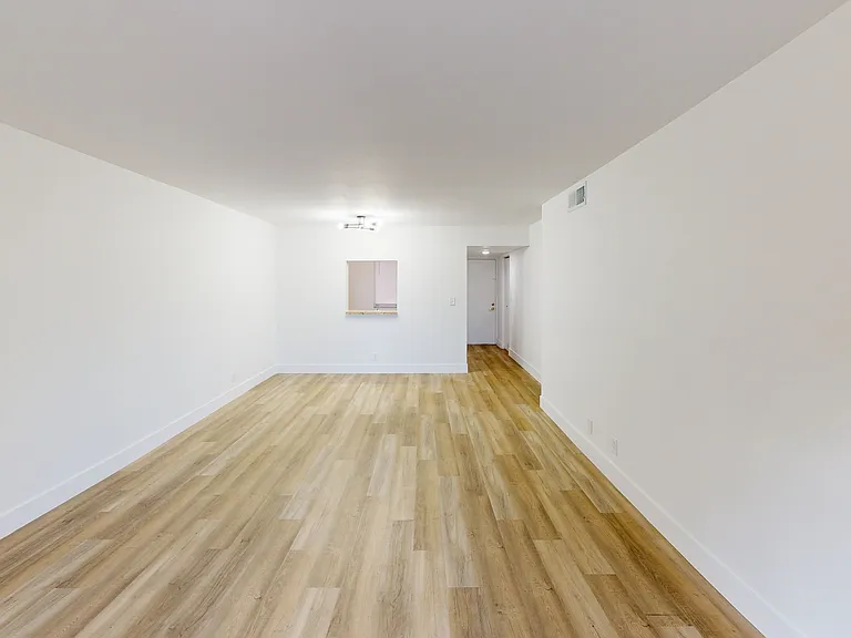 Somerset Grove Apartments — Photo 28