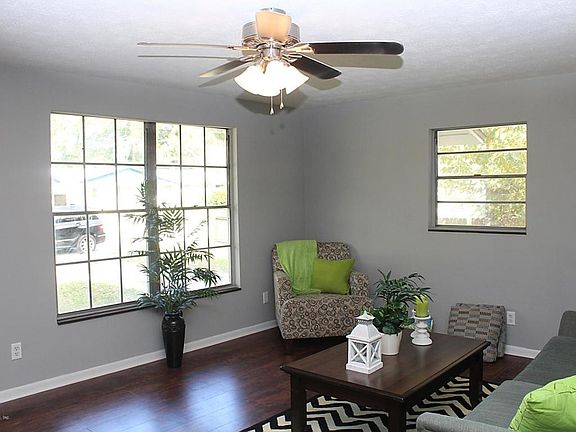 4th image of 2589 W Kershaw Dr