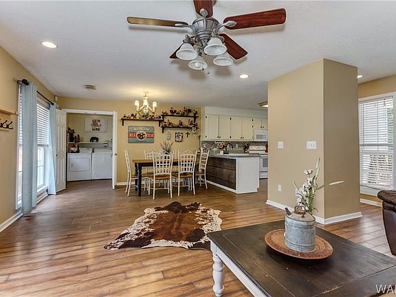 3rd image of 14625 Deerwood Ln