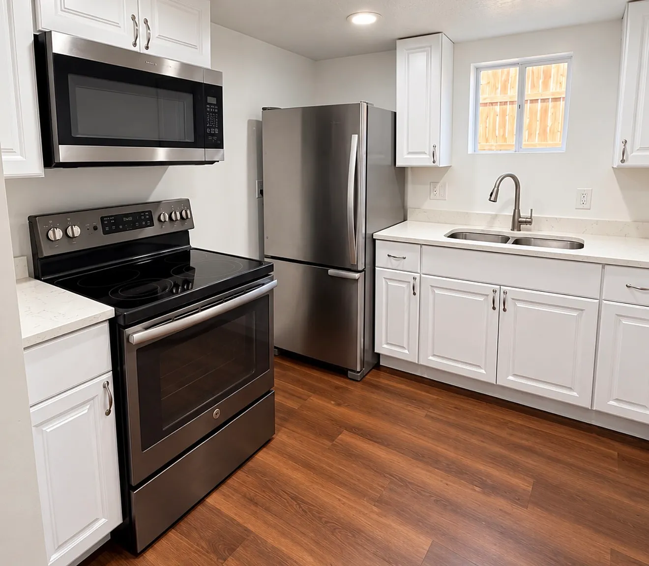 3 bed, 1300 sqft, $1,500 — Photo 1