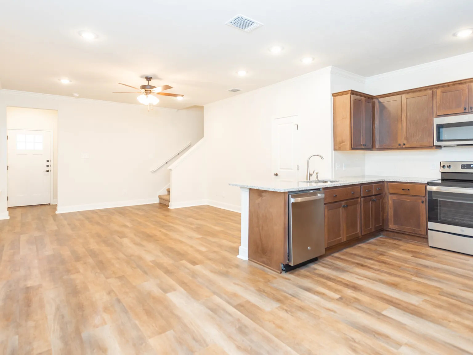 10351 Lynwood Branch - 101 — Photo 4