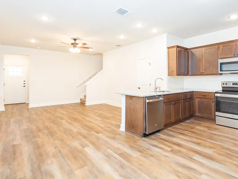 10351 Lynwood Br #102 — Photo 4