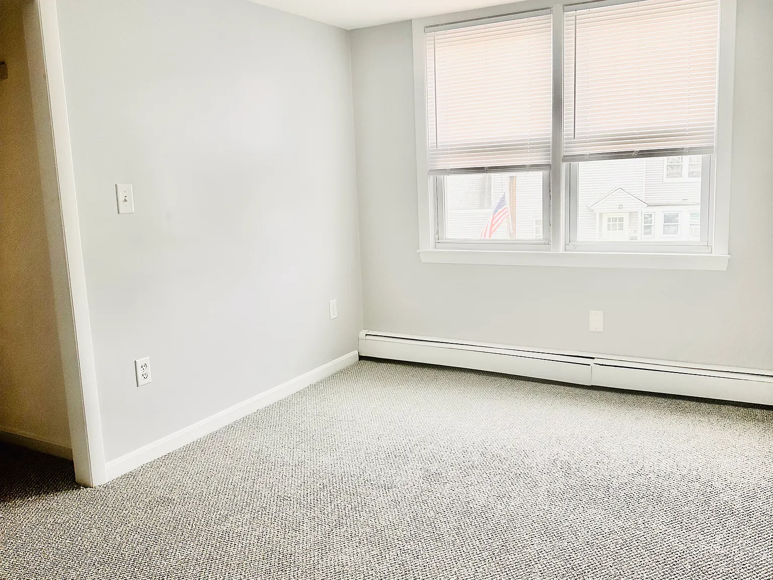 3 bed, 1000 sqft, $2,900 — Photo 4