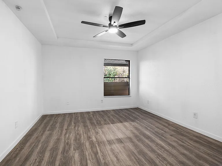 5351 Northridge Blvd — Photo 11