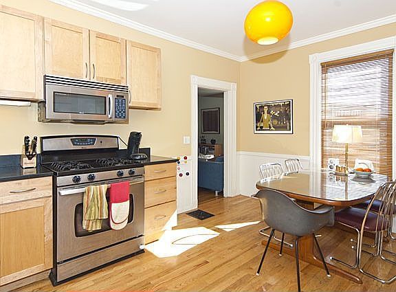 Eat-in Kitchen