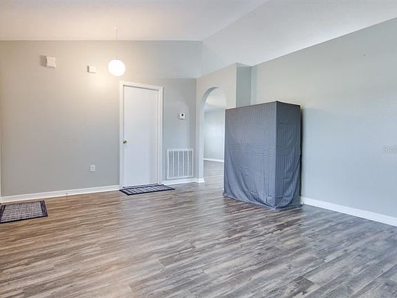 3rd image of 561 Adriel Ave