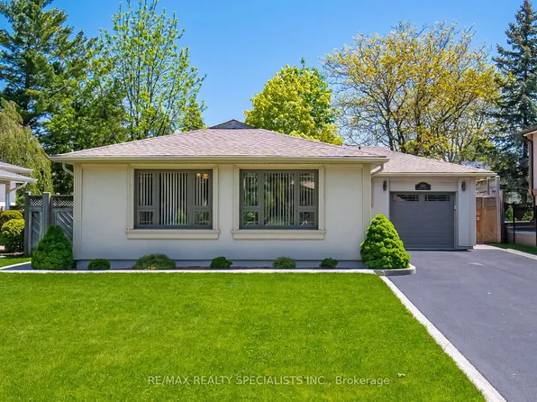 1060 Argus Dr, Mississauga, ON L4Y 2L8
