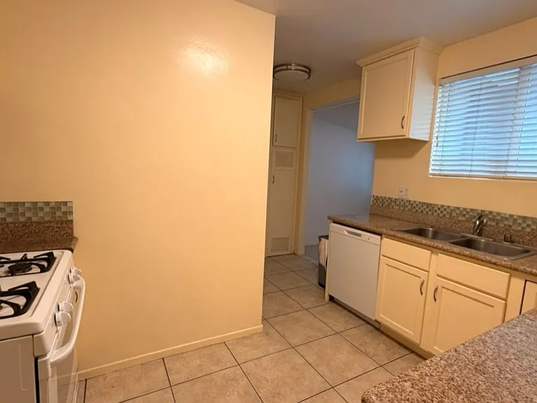 1716 S Tremont St — Photo 19