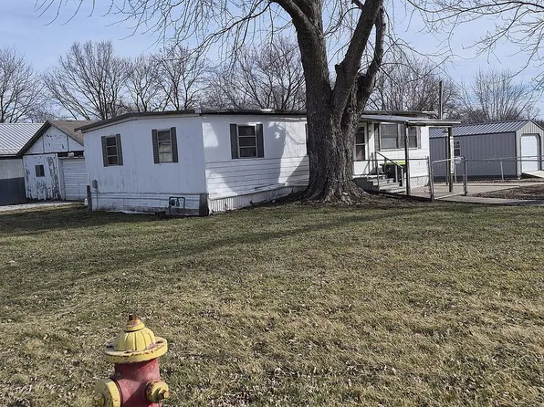 101 Chestnut St, La Monte, MO 65337