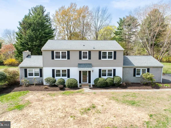 22 Hickory Ln, Malvern, PA 19355