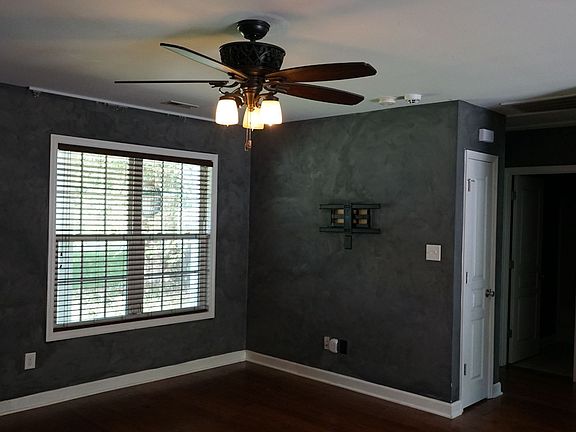 4th image of 103 Worvin Ln