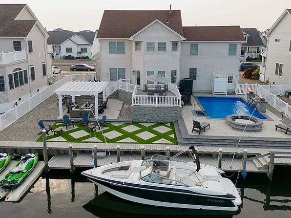 1318 Wickford Ln