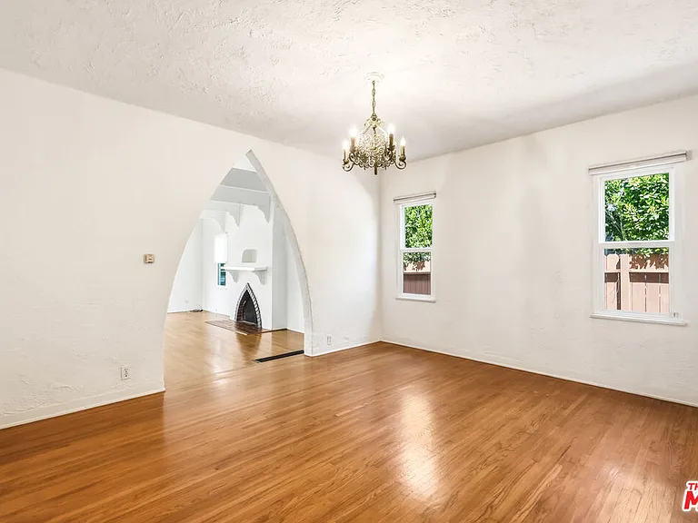 2613 Cloverfield Blvd — Photo 10