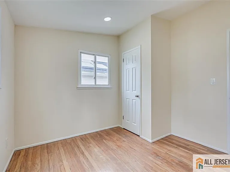 42 Hyde Ave — Photo 13