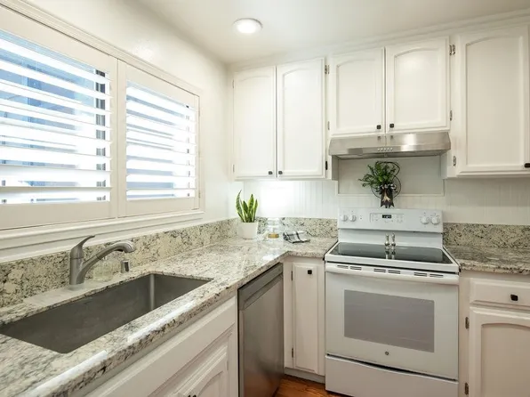 672 Shadowview Ct, Turlock, CA 95382