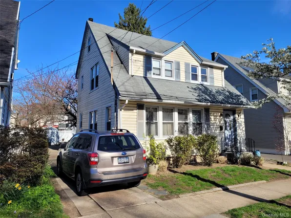 55 Capitol Avenue, Williston Park, NY 11596