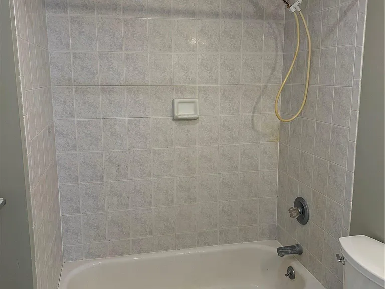 2 Lexington Hl #10 — Photo 20
