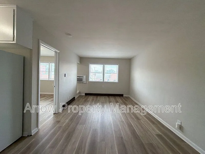 1 bed, 1.0 bath, $650 — Photo 2