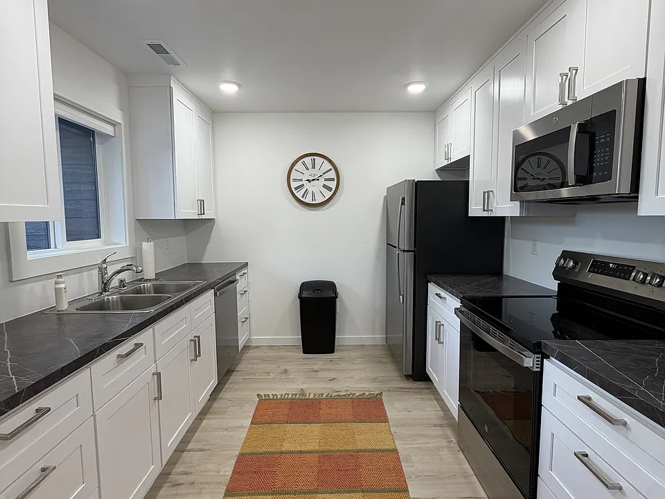 218 Reda Ln